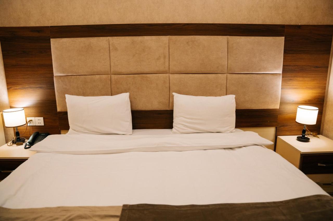 The Clocktower Hotel Baku Eksteriør bilde